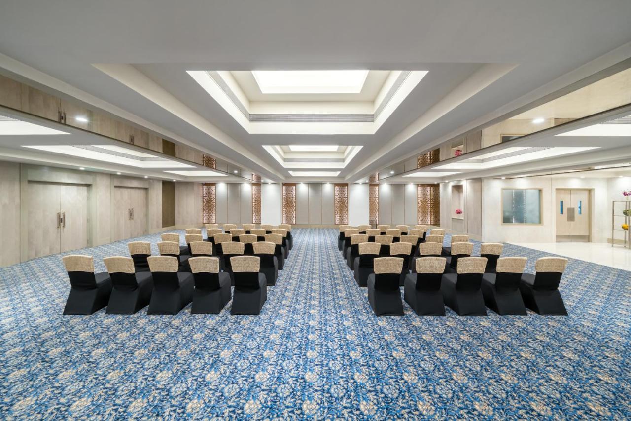 Vivanta Ahmedabad Sg Highway Luaran gambar