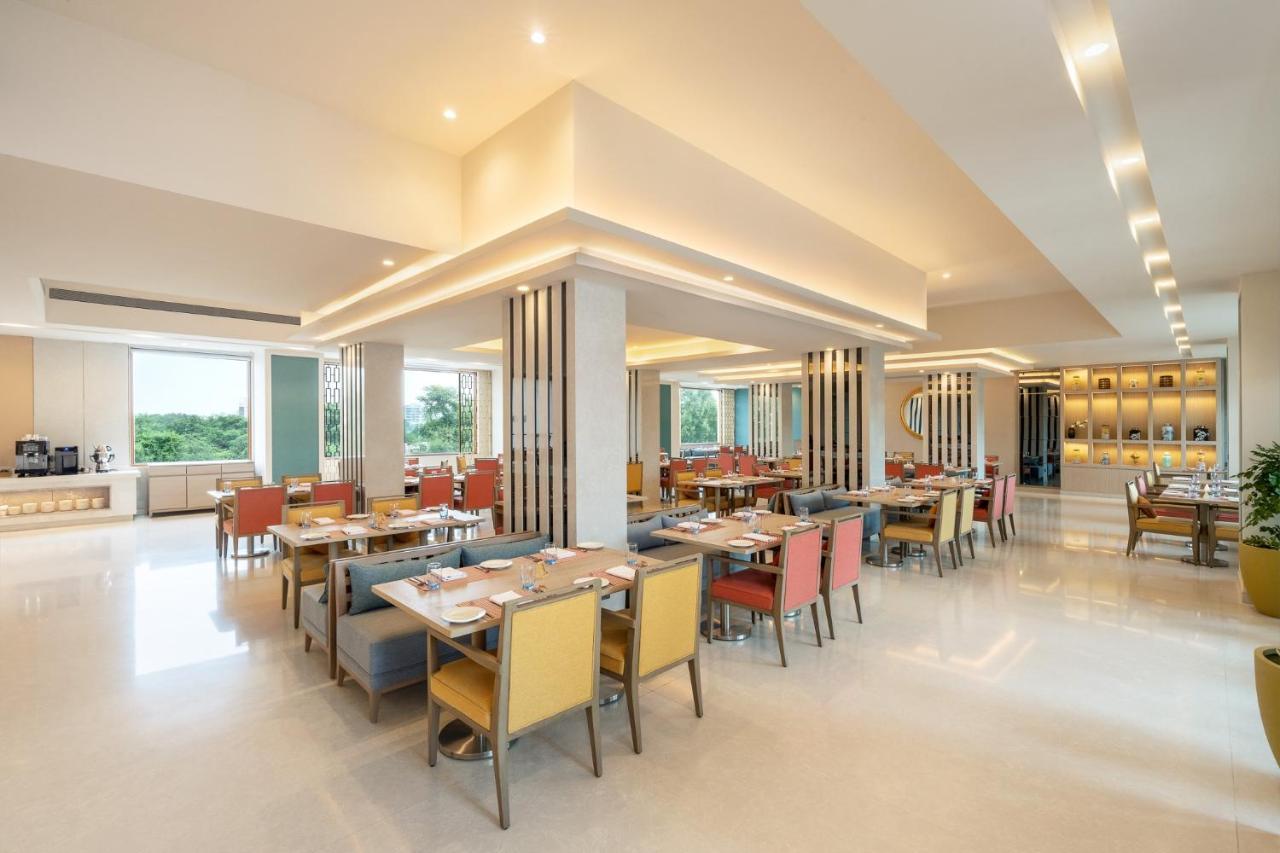 Vivanta Ahmedabad Sg Highway Luaran gambar