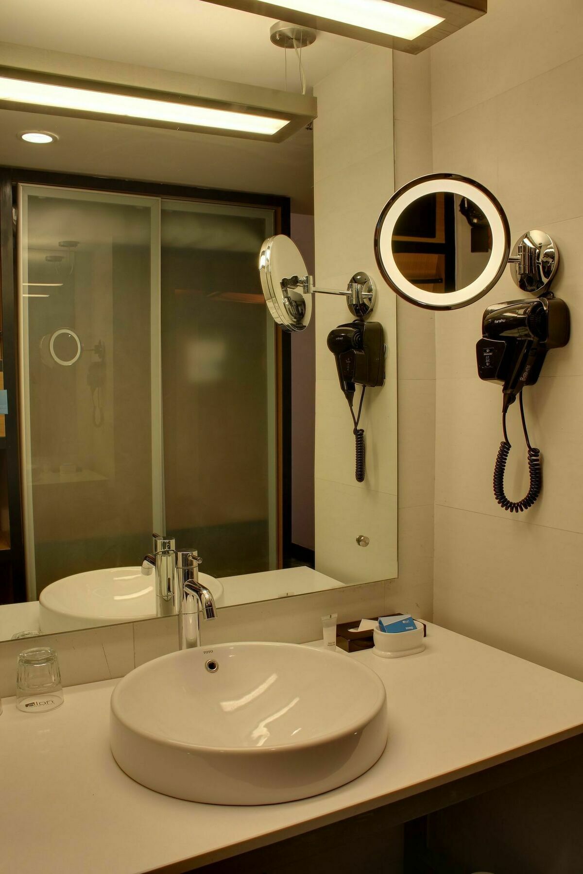 Vivanta Ahmedabad Sg Highway Luaran gambar