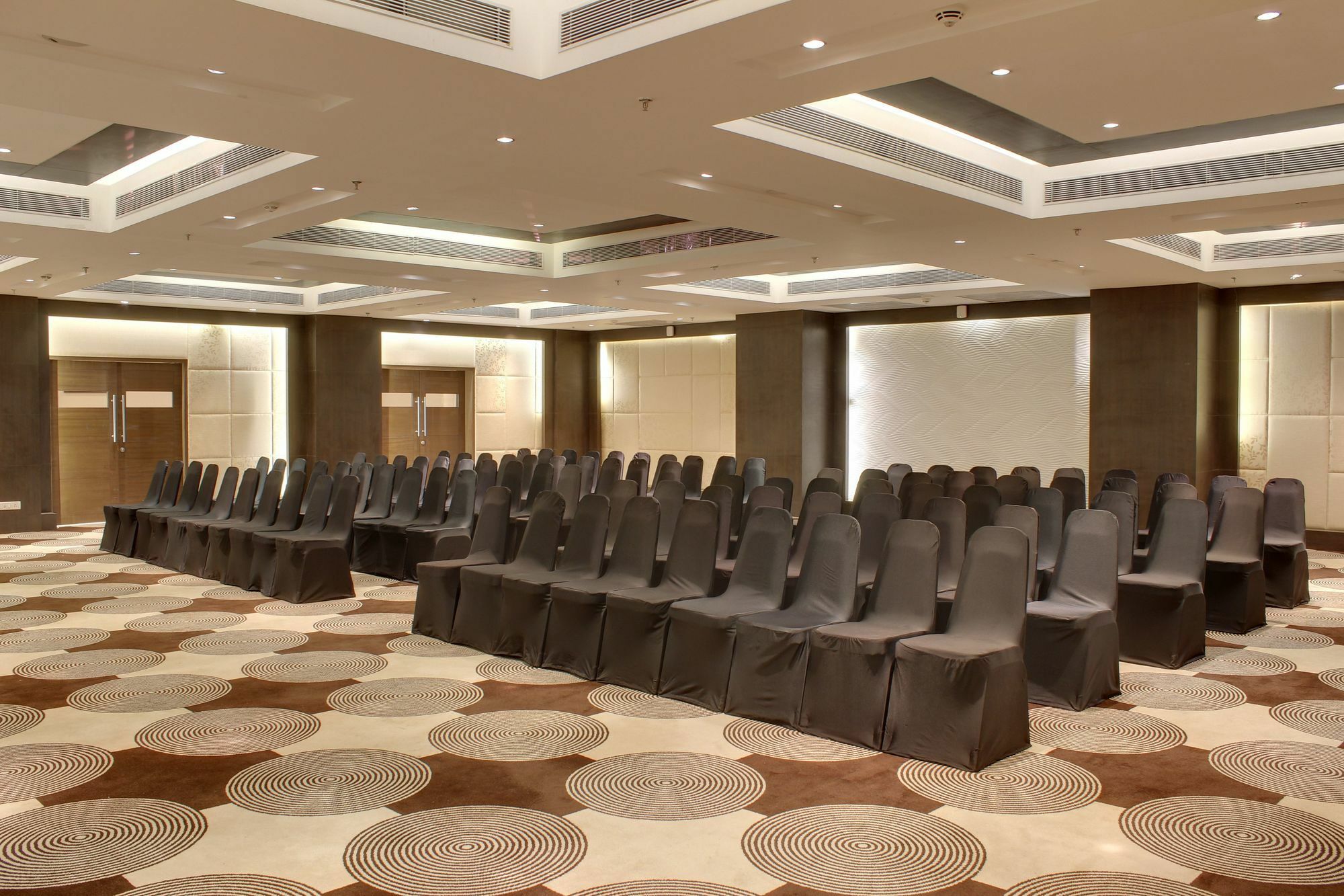 Vivanta Ahmedabad Sg Highway Luaran gambar