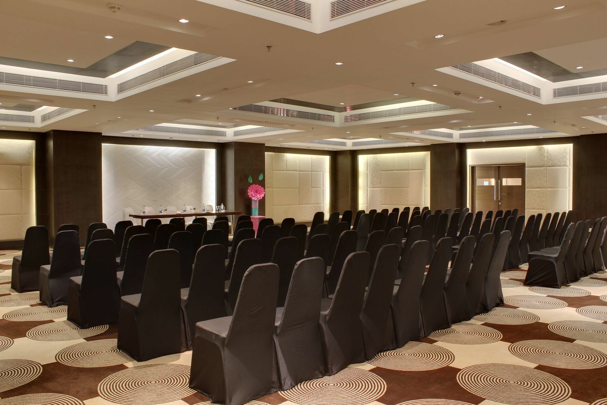 Vivanta Ahmedabad Sg Highway Luaran gambar