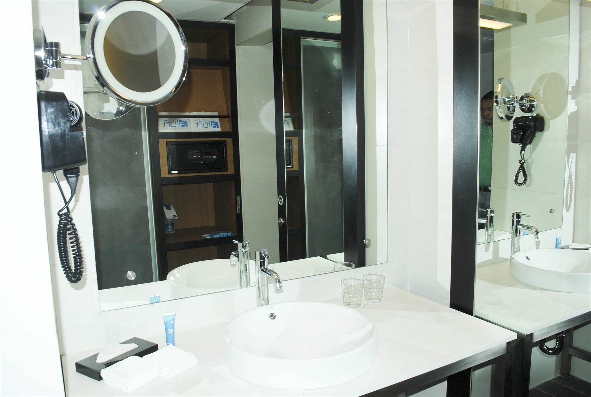 Vivanta Ahmedabad Sg Highway Luaran gambar